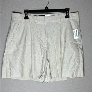 Old Navy Light Tan Shorts NWT large